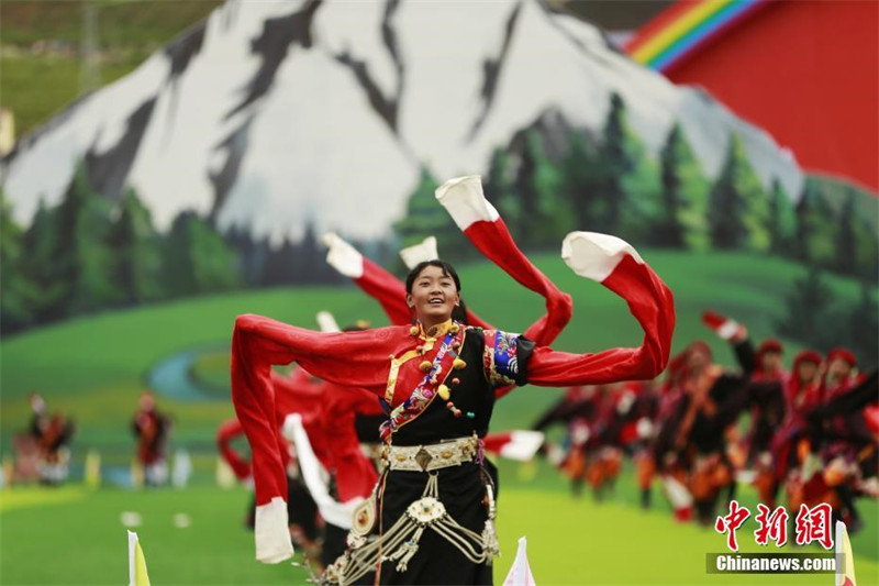 Qinghai celebra o 70º aniversário da fundação da Prefeitura Autônoma Tibetana de Yushu