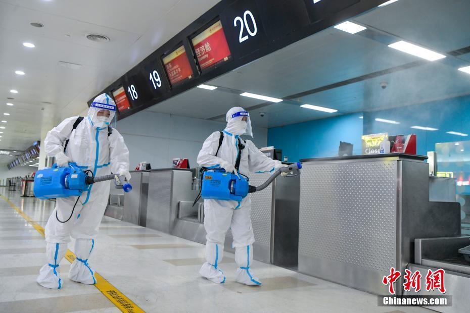 Aeroporto Internacional de Meilan em Haikou realiza trabalhos de desinfeção  