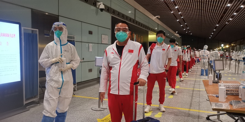 Todos os atletas chineses que participaram das Olimpíadas de Tóquio regressaram a Beijing