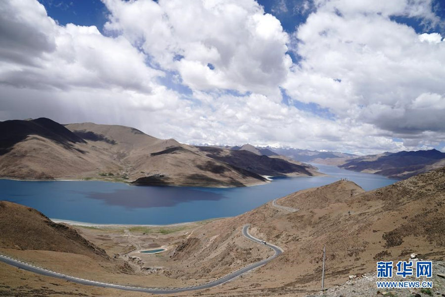 Construção da infraestrutura de transporte do Tibete dá um salto histórico após libertação pacífica 