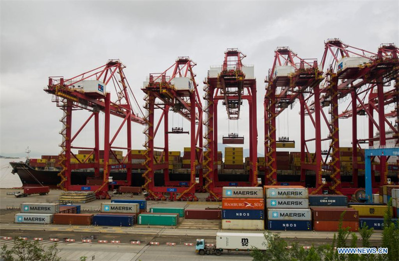 China: Porto de Ningbo-Zhoushan atinge 20 milhões em rendimento de TEU