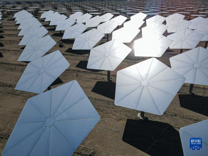 Xinjiang: primeira usina de energia térmica solar produz energia limpa com zero emissão