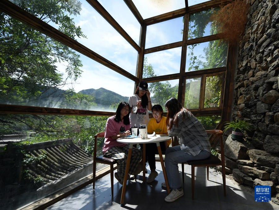 Aldeões nas montanhas Taihang enriquecem com o desenvolvimento de cultura e turismo 