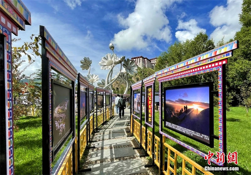 “Tibete 70 – Exibição em homenagem à libertação pacífica do Tibete” atrai visitantes 