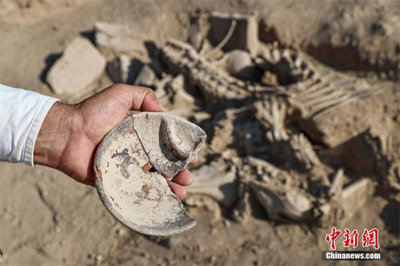 Arqueólogos turcos descobrem túmulo do antigo reino de Urartu