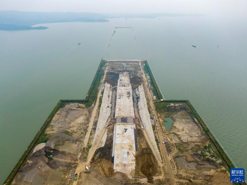 China: construção da secção principal do mais longo túnel subaquático é concluída