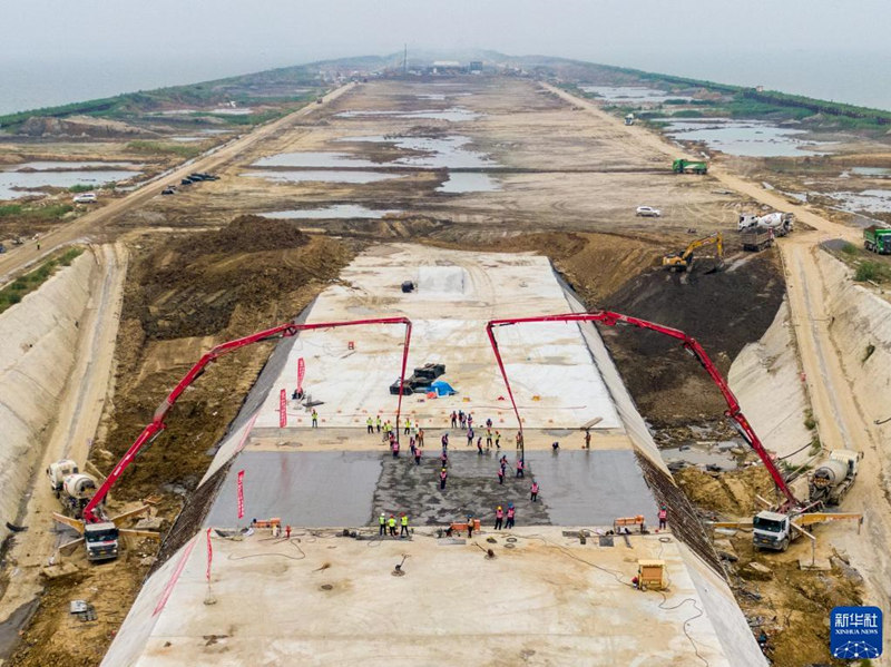 China: construção da secção principal do mais longo túnel subaquático é concluída