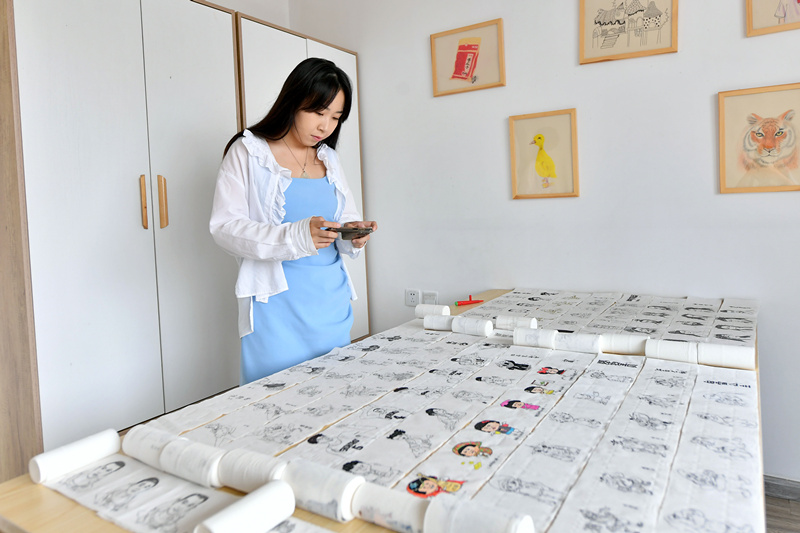 Pinturas em papel higiênico feitas pela chinesa da geração “pós-95” tornam-se virais