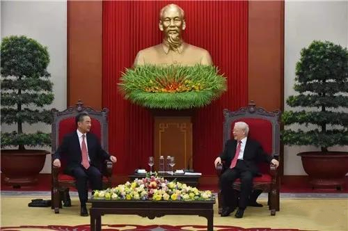 China e Vietnã prometem fortalecer ainda mais parceria de cooperação estratégica abrangente