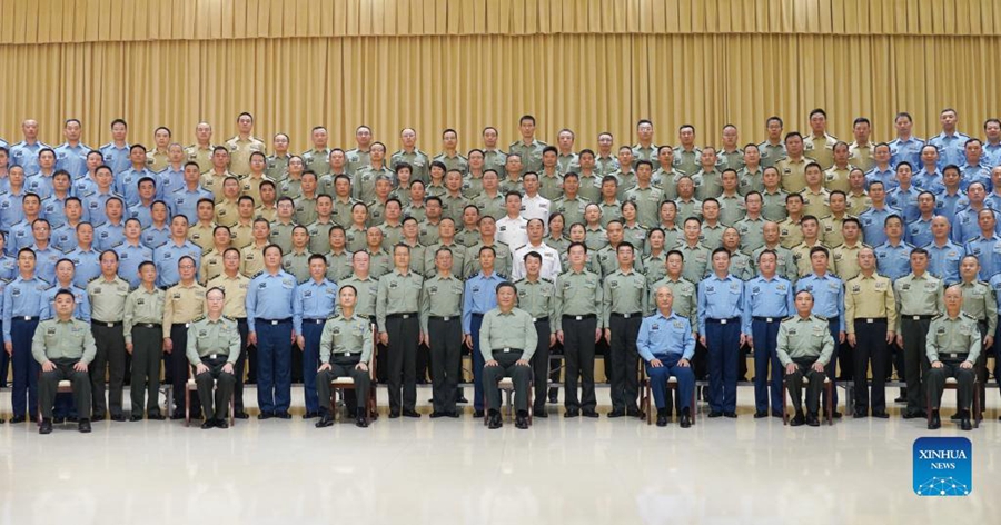 Xi Jinping inspeciona base militar na província de Shaanxi, noroeste da China