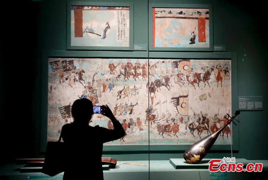 China: três réplicas de grutas são expostas no Museu do Palácio em Beijing