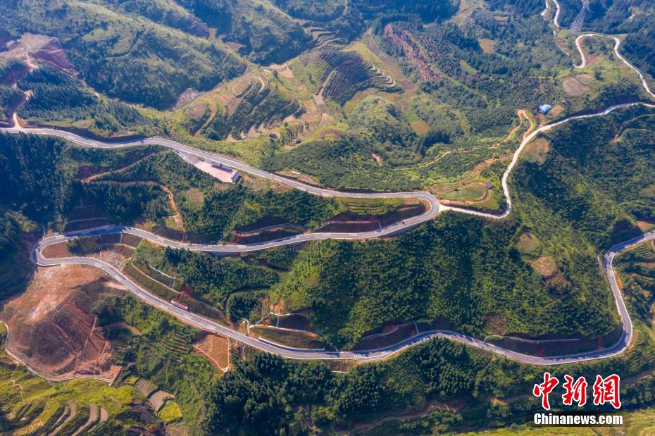 Guizhou: rodovia de turismo ajuda na revitalização rural 