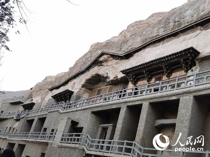 Dunhuang: cidade importante na antiga Rota da Seda com paisagem encantadora
