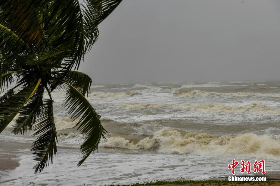 Cidades costeiras do sul da China são afetadas por tufão Kompasu