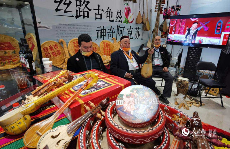 Exposição de patrimônio cultural imaterial inaugurada em Xinjiang