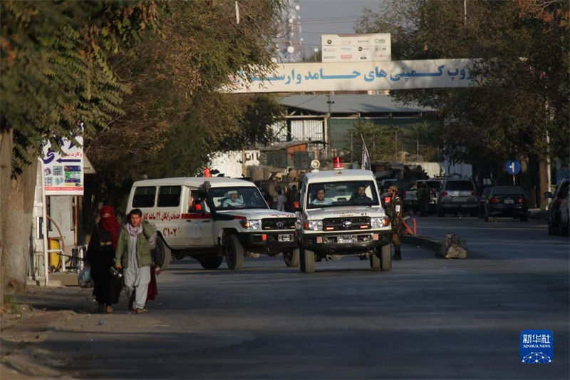 Afeganistão: explosão em entrada de hospital deixa dezenas de mortos e feridos em Cabul