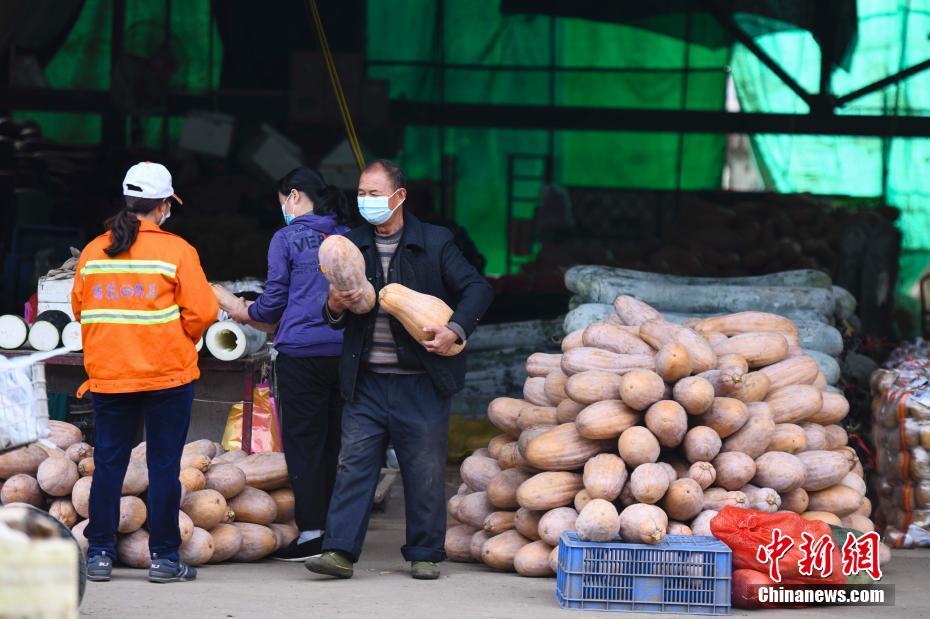 Abastecimento de vegetais e de outras necessidades diárias é suficiente em Changsha