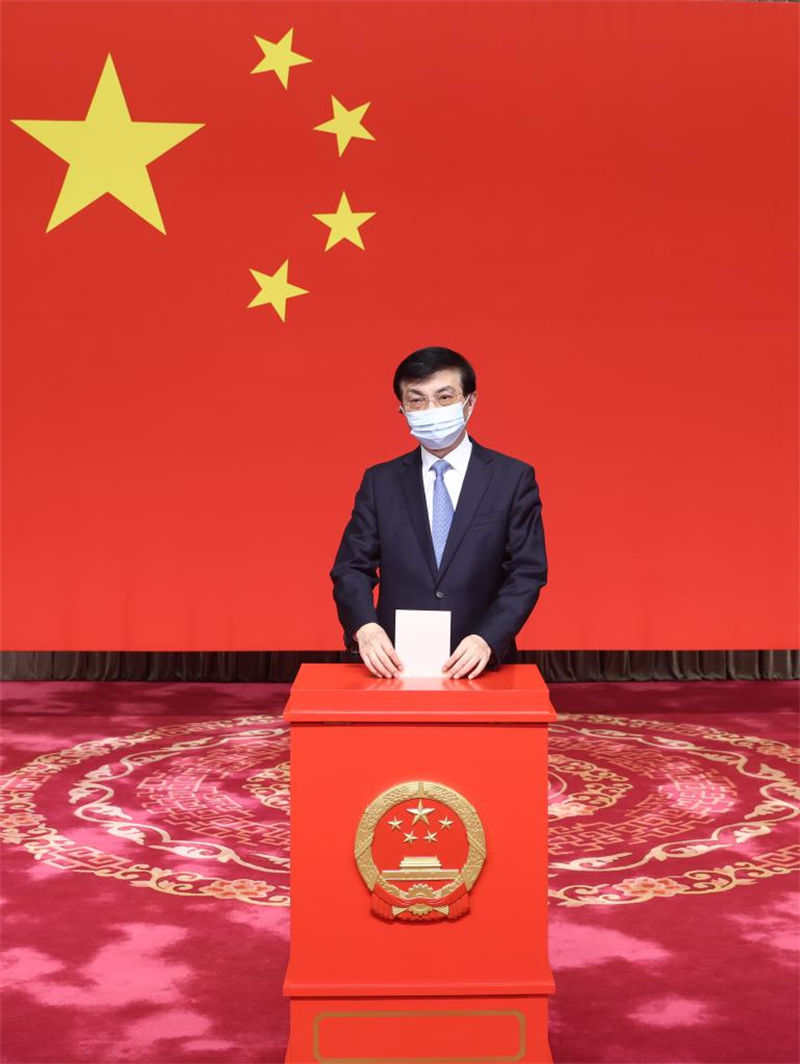 Xi Jinping vota na eleição legislativa local em Beijing