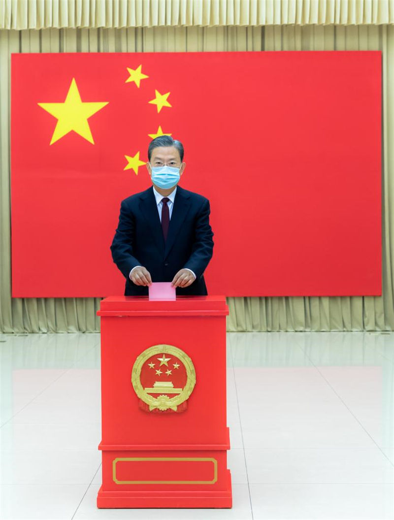 Xi Jinping vota na eleição legislativa local em Beijing