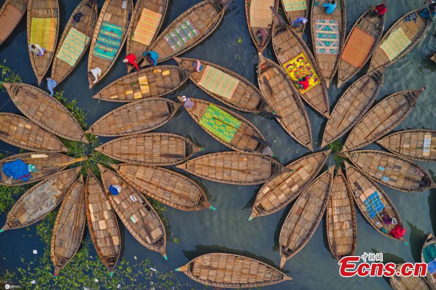 Bangladesh: barcos de madeira formam padrões florais