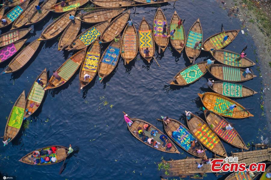 Bangladesh: barcos de madeira formam padrões florais