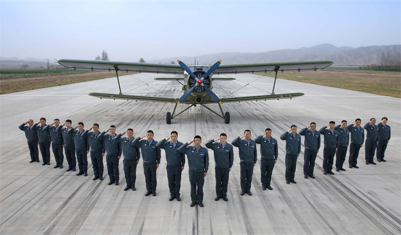 Feliz 72º aniversário para Força Aérea do Exército de Libertação Popular da China
