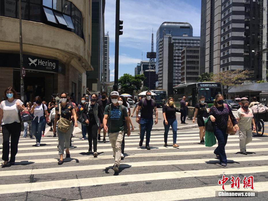 Brasil: São Paulo mantém obrigatoriedade do uso de máscaras em locais públicos ao ar livre   