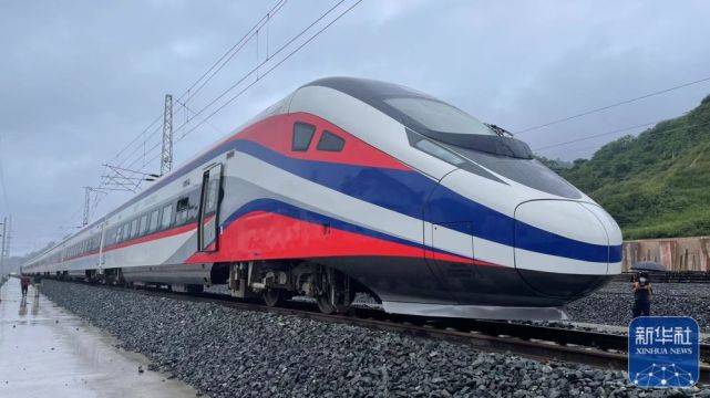 Ferrovia China-Laos iniciará operações nesta sexta-feira