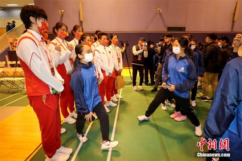 Atletas olímpicos da parte continental da China vão a Hong Kong para intercâmbio 