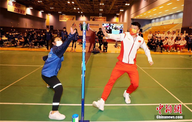 Atletas olímpicos da parte continental da China vão a Hong Kong para intercâmbio 