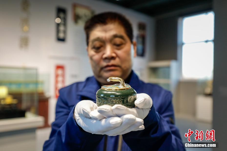 Beijing 2022: produto cultural e criativo de “pedra de curling” usa técnicas de patrimônio cultural imaterial 