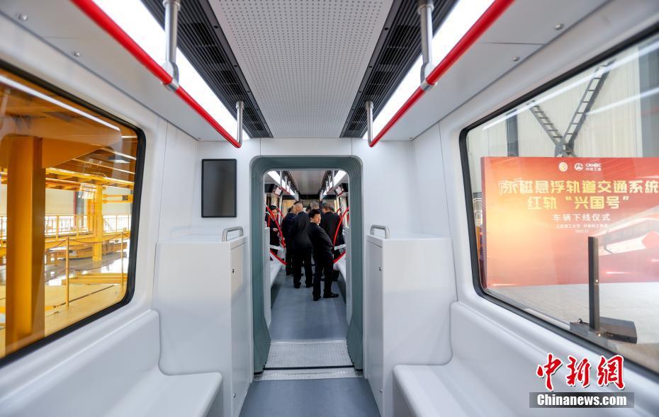 Primeiro trem maglev permanente da China entra em operação em Wuhan