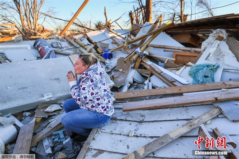 EUA: tornados em Kentucky causam 'trauma indescritível' 