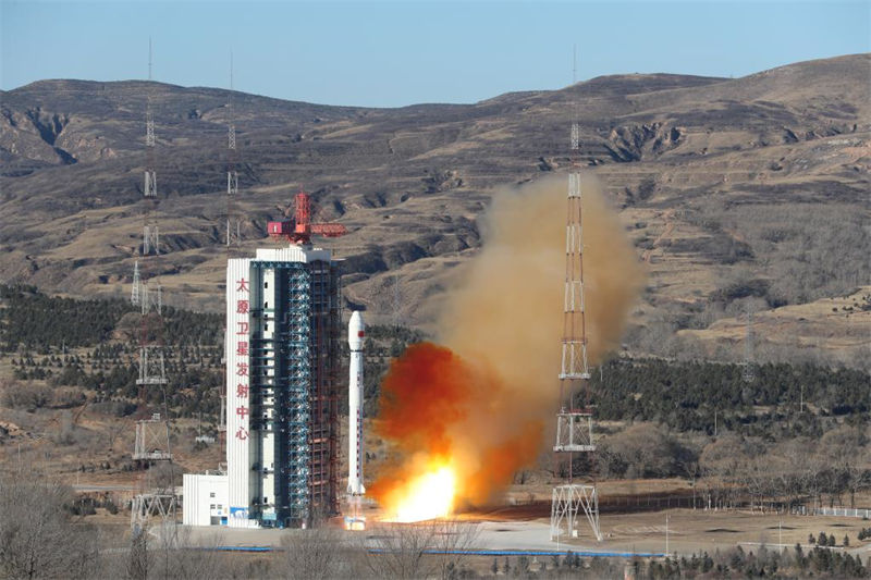 China lança novo satélite de recursos