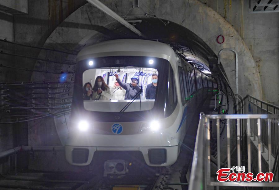 China: primeiro metrô autônomo é colocado em serviço em Zhejiang