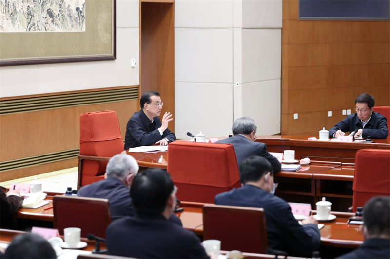 Premiê chinês fala sobre intensificar cortes de impostos e taxas