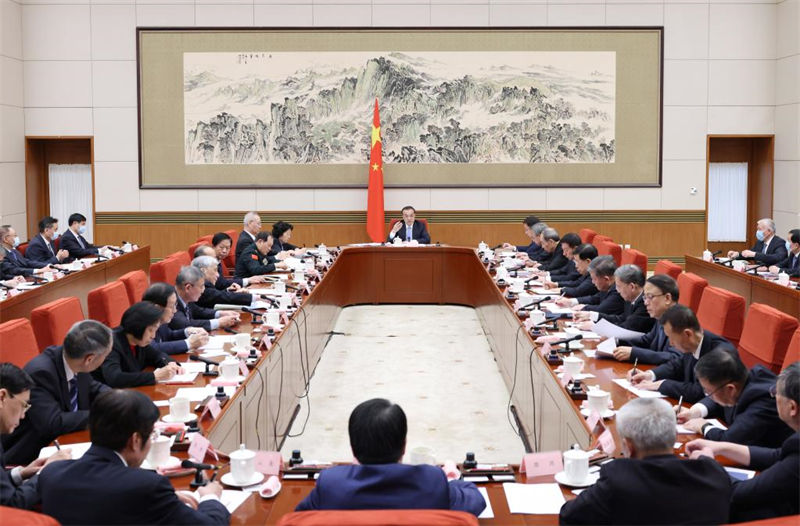 Premiê chinês enfatiza priorizar estabilidade no desenvolvimento econômico