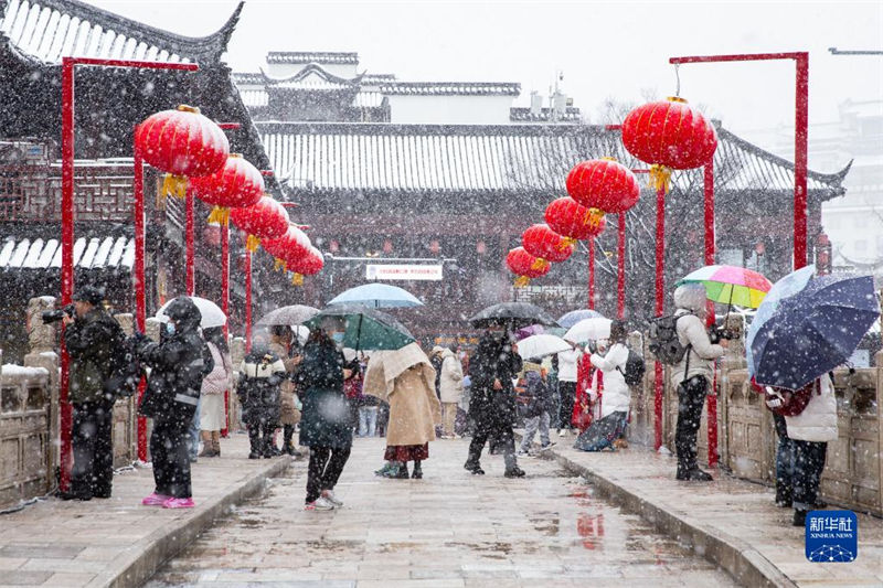 China registra queda de neve em várias cidades