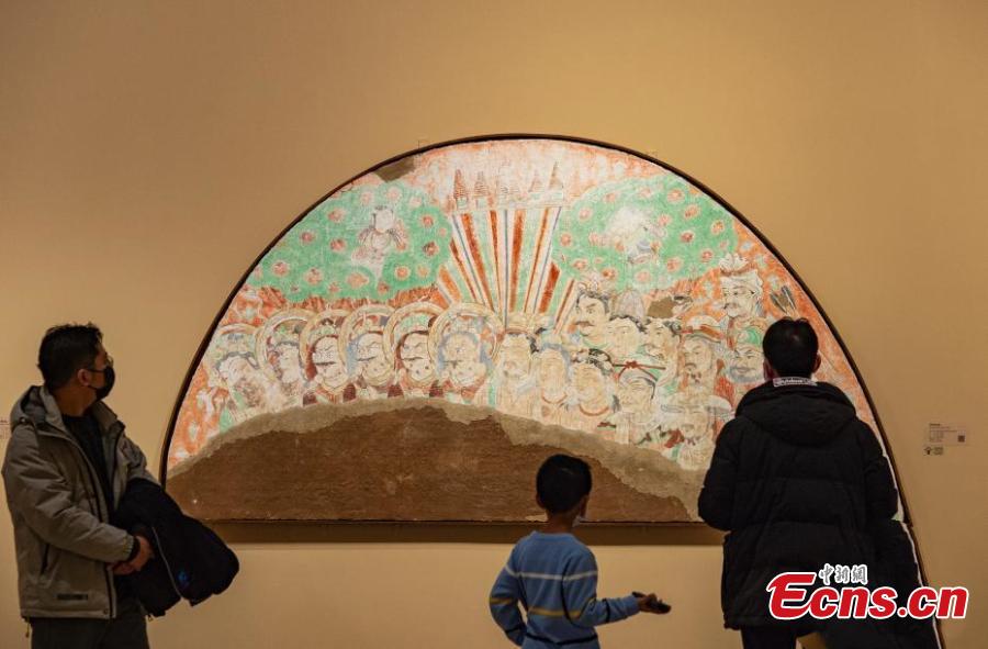 Exposição de artesanato tradicional chinês é inaugurada em Beijing