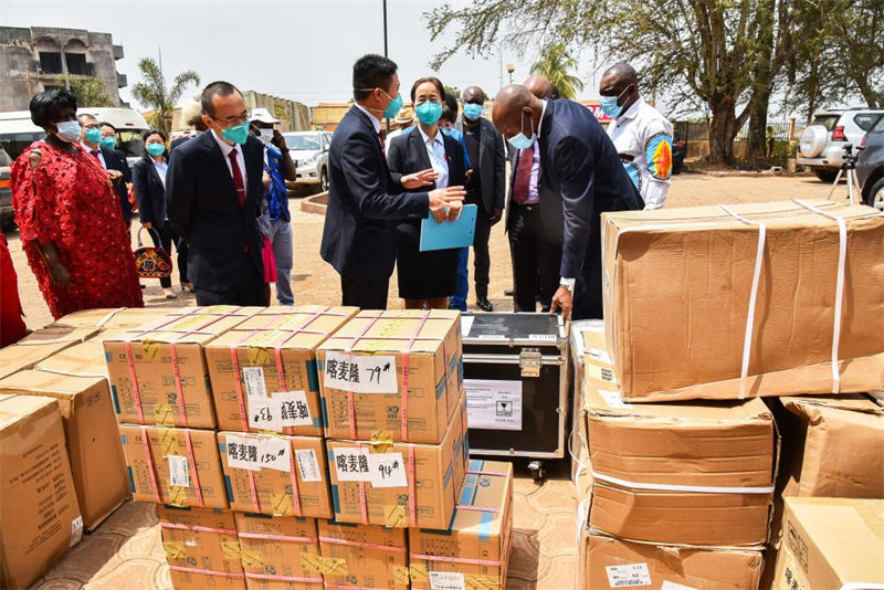 Autoridade camaronesa expressa gratidão à equipe médica chinesa