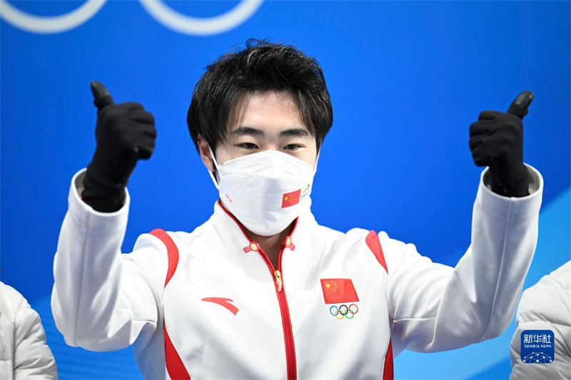 Salto axel quádruplo de Yuzuru Hanyu é reconhecido pela ISU, Jin Boyang da China bate o melhor recorde pessoal