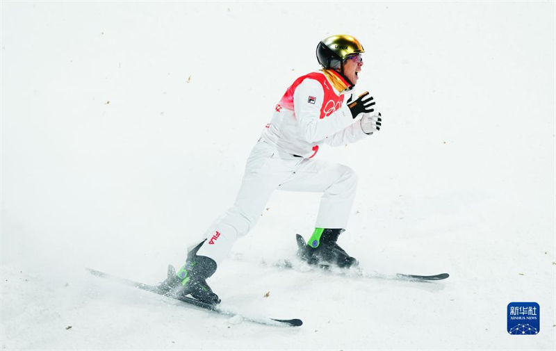 Beijing 2022: China leva medalha de prata na final de equipe mista do aerials de esqui estilo livre