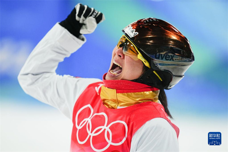 Esquiadora veterana Xu conquista primeiro ouro olímpico da China em aéreos femininos em Beijing 2022