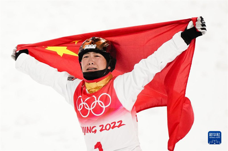 Esquiadora veterana Xu conquista primeiro ouro olímpico da China em aéreos femininos em Beijing 2022