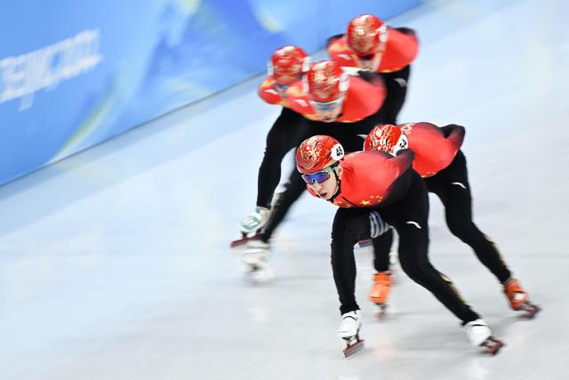 Canadá vence revezamento 5.000m masculino de patinação de velocidade em pista curta em Beijing 2022