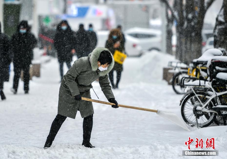 Xinjiang: queda de neve em Urumqi