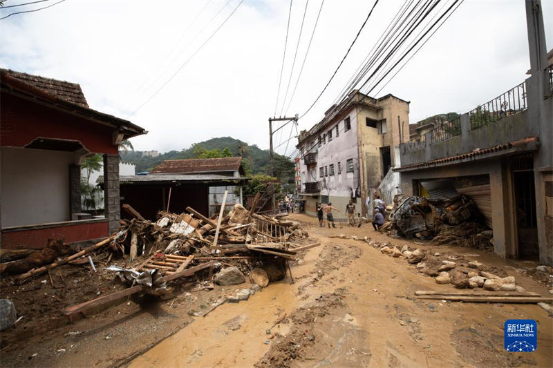 Brasil: número de mortes por chuvas fortes no Rio de Janeiro sobe para 78