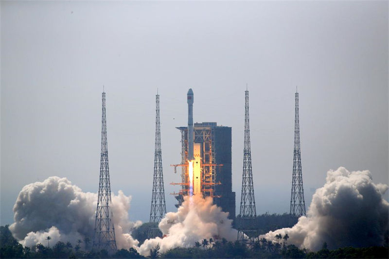 China lança 22 satélites ao espaço