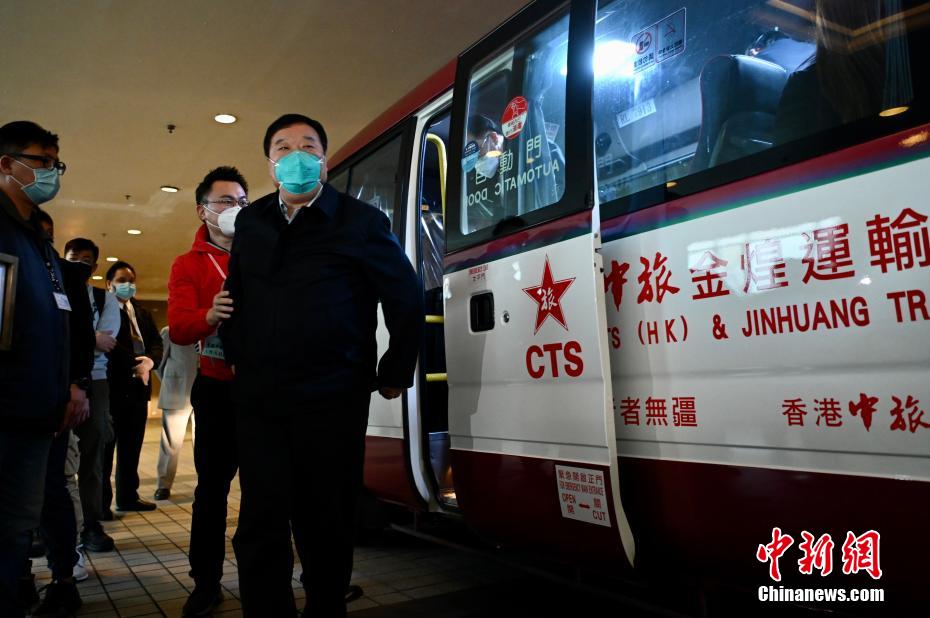 Equipe de especialistas do governo central chega a Hong Kong para ajudar no combate contra a Covid-19