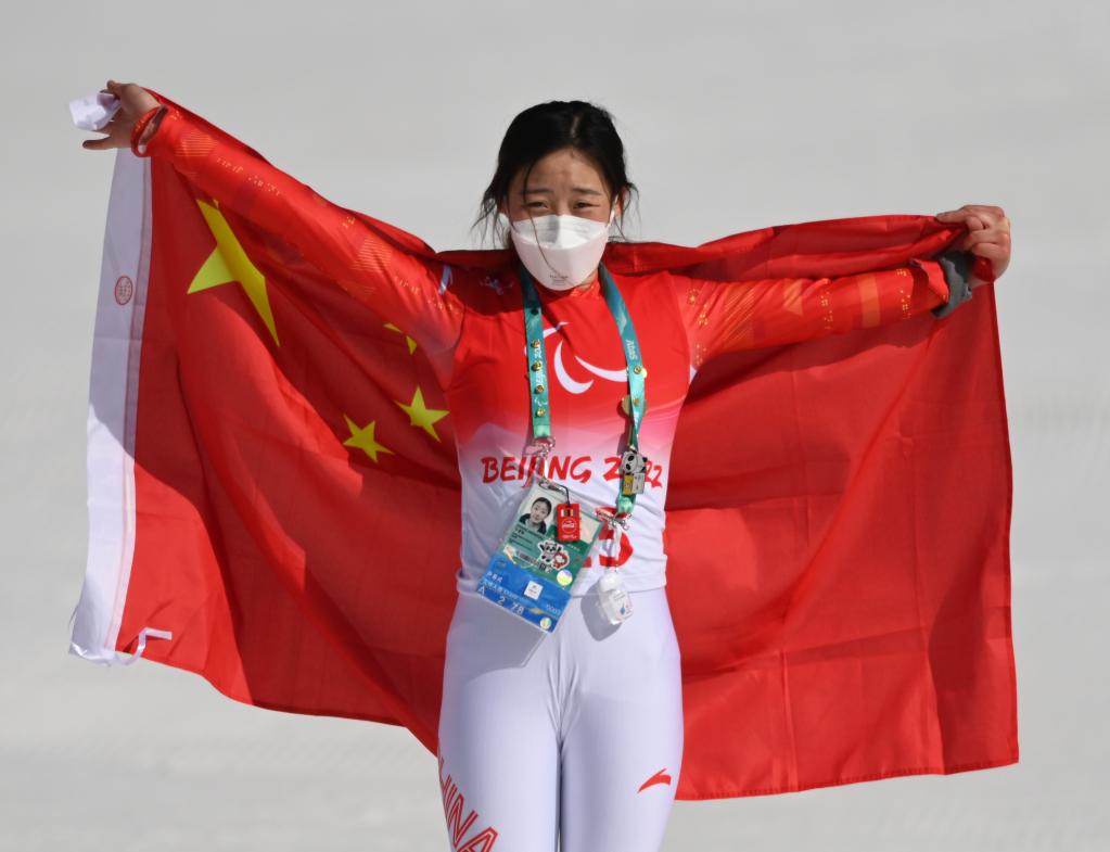Zhang Mengqiu conquista primeiro ouro de esqui alpino da China nos Jogos Paralímpicos de Inverno 2022